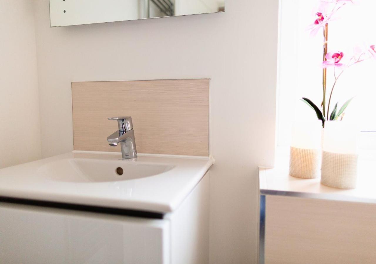 Stunning 2 Bed With Private Patio And Free Parking Βίλα Τσέλτενχαμ Εξωτερικό φωτογραφία